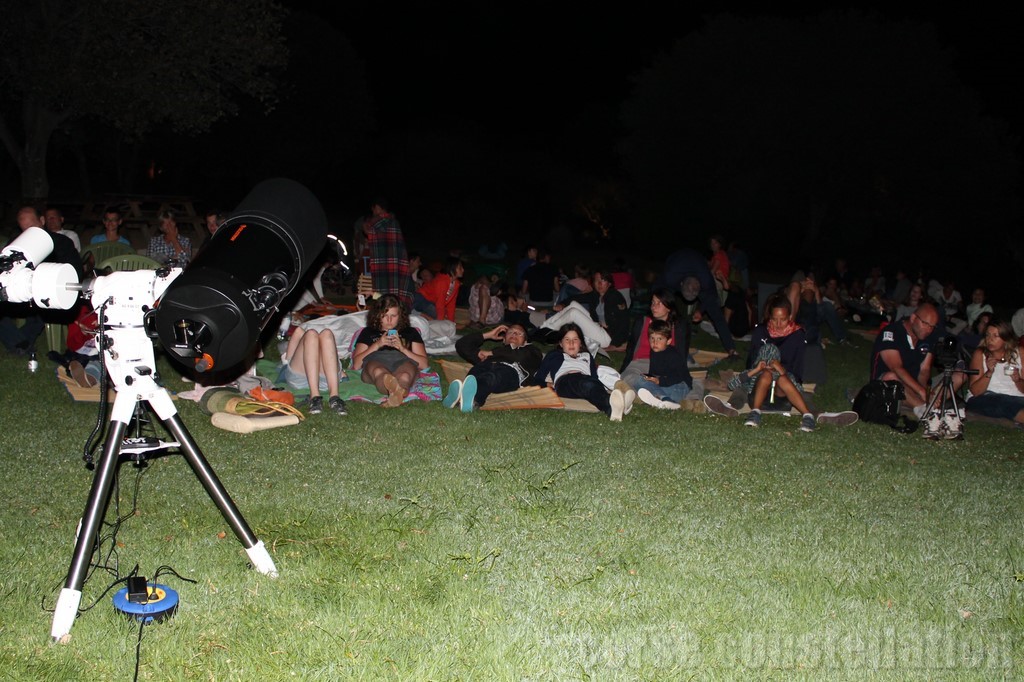 Parc de SALECCIA : Nuit des étoiles, beaucoup plus de monde que prévu. Observation avec projection simultanée.