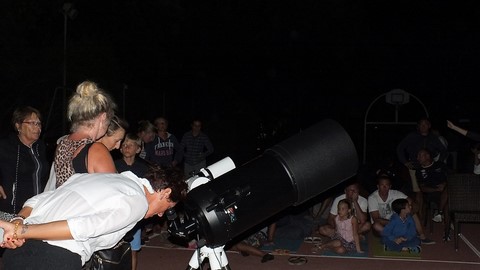 Village de BAGHEERA, nuit des étoiles du 10 août sur le stade de basket.