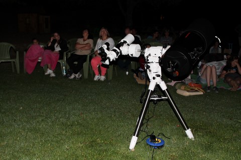 Parc de SALECCIA ,nuit des étoiles du 08/08/2016, Un public conquis, venu admirer le spectacle avec projection sur grand écran.
